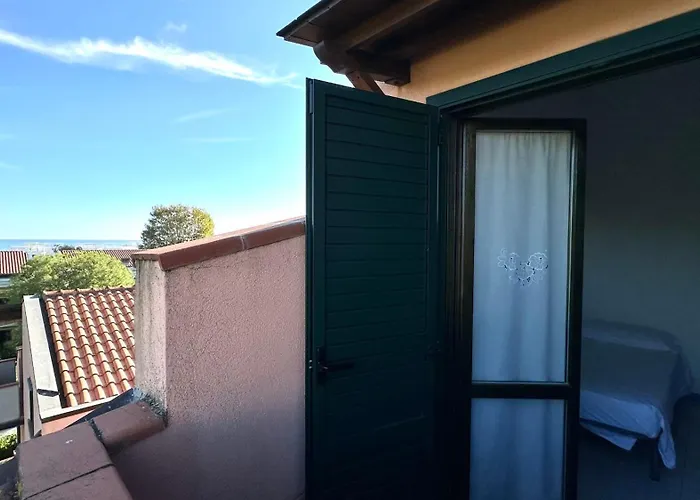 M328 - Marcelli, Bilocale Con Vista Mare *